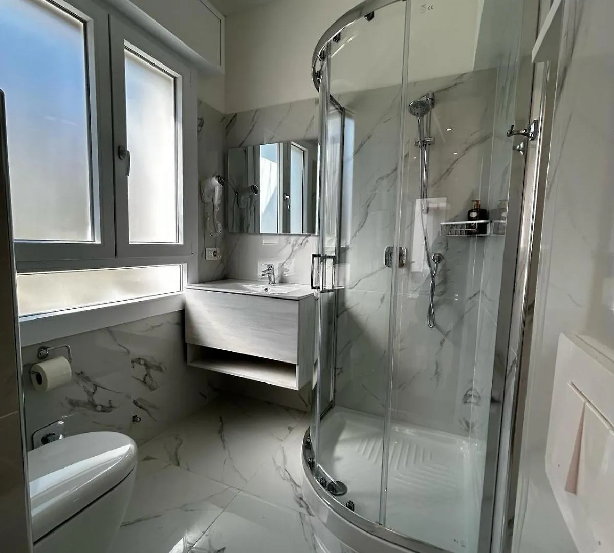 Little House Leonardo Airport Otel Azzano San Paolo