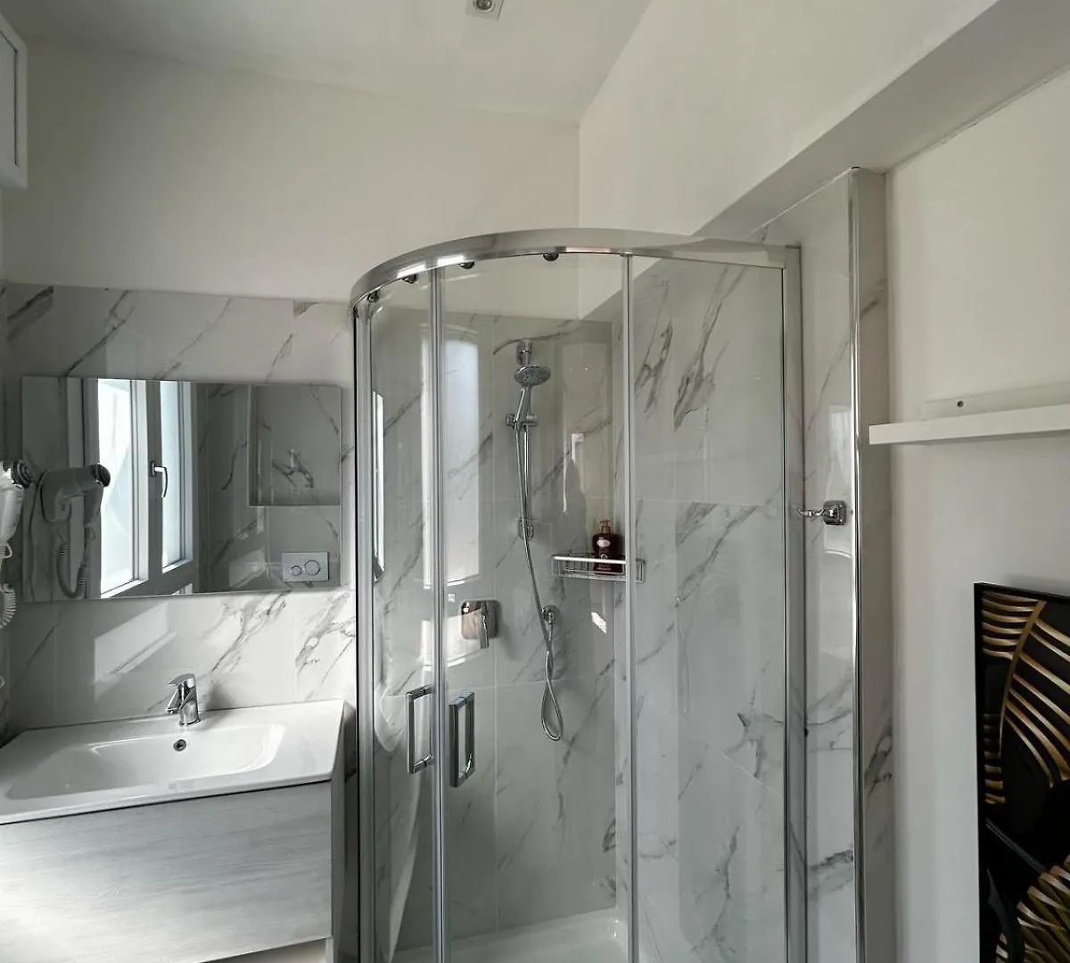 Konukevi Little House Leonardo Airport Otel Azzano San Paolo
