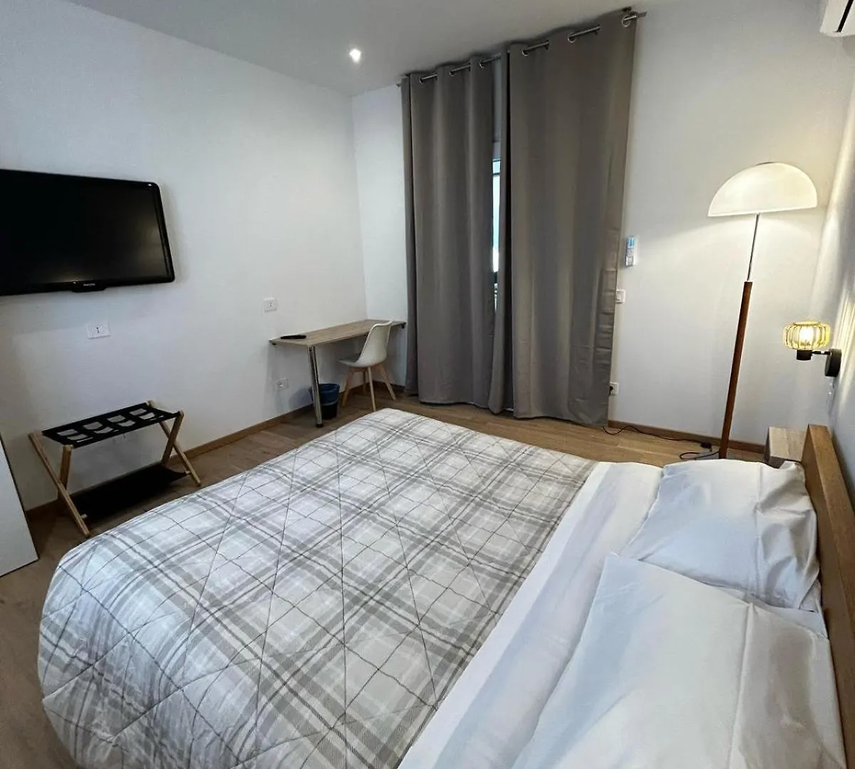 Little House Leonardo Airport Hotel Azzano San Paolo 0*,  Italien